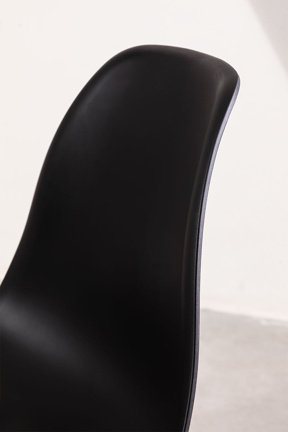 Pack of 2 Scand polypropylene garden chairs, gallery image 5