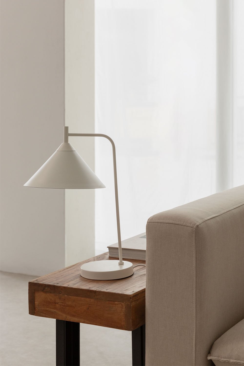 Table lamp in metal Cambrea, gallery image 1
