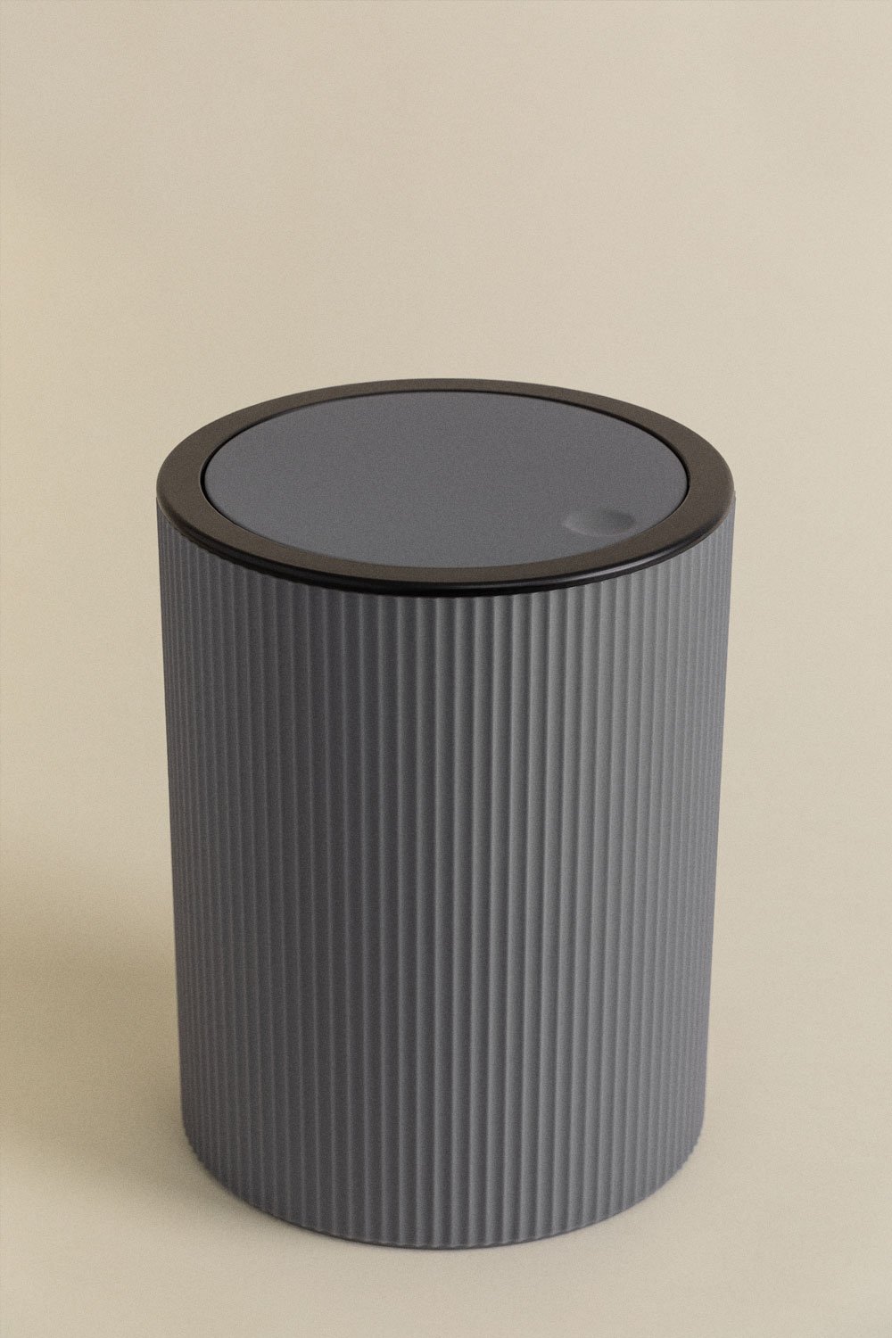 Preston Trash Can with Lid, gallery image 1