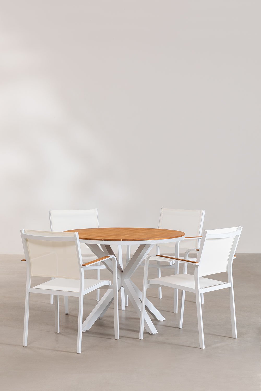 Round table set Ø100 cm in eucalyptus wood and 4 stackable aluminum garden chairs Archer, gallery image 2