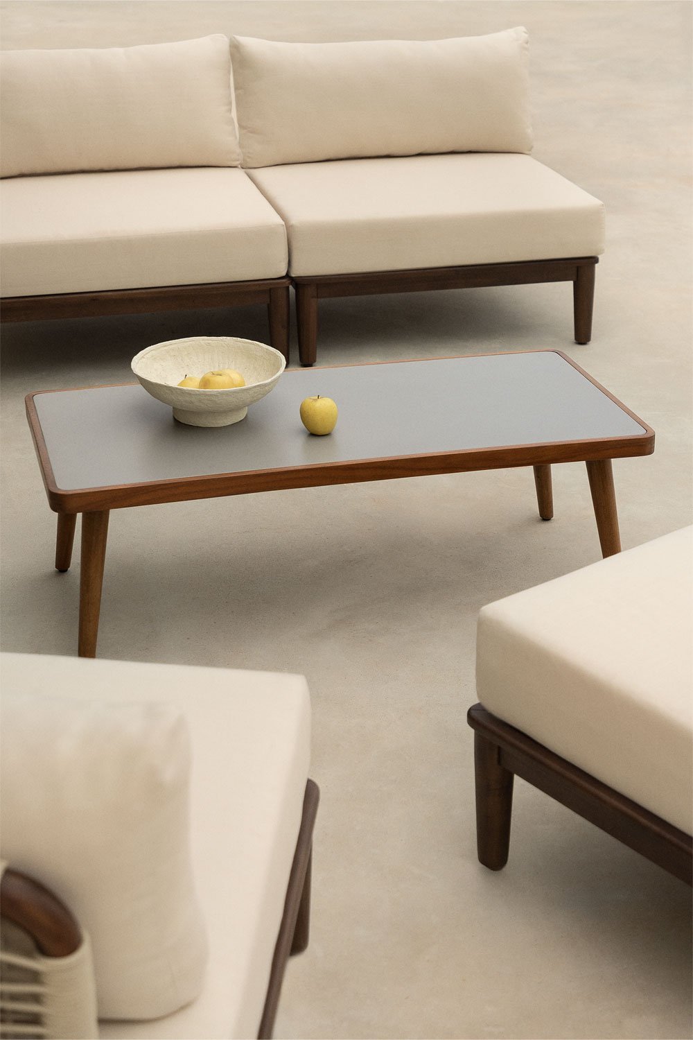 Garden coffee table in cement and acacia wood Marilia, gallery image 1