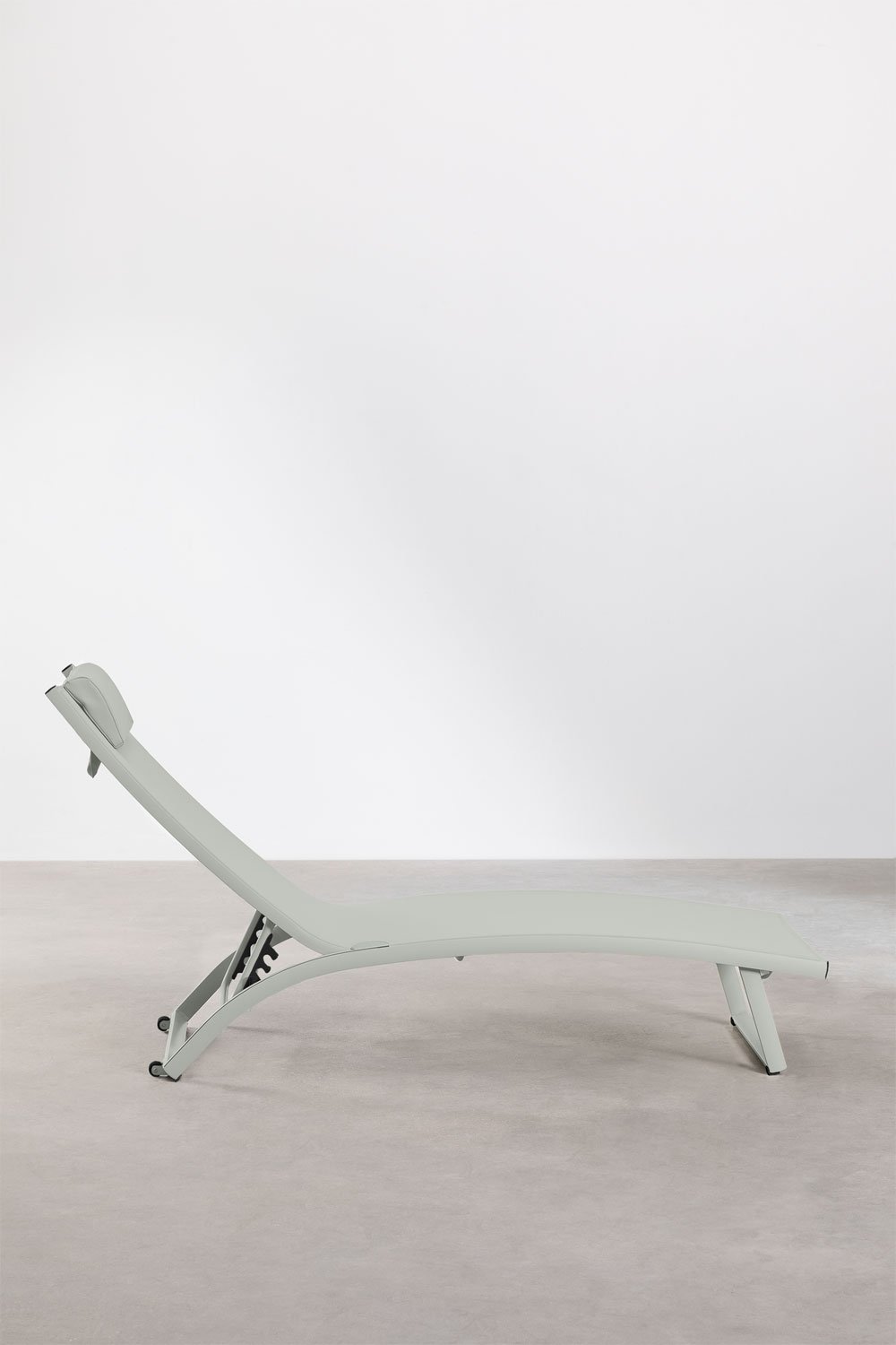 Pack of 2 reclining aluminum sun loungers with Dulem cushion, gallery image 4