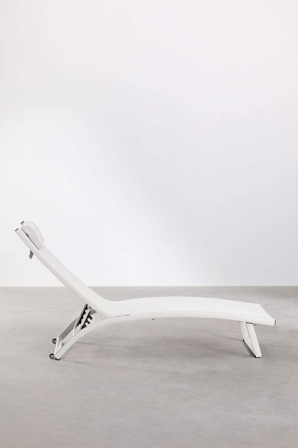 Pack of 2 reclining aluminum sun loungers with Dulem cushion, gallery image 4