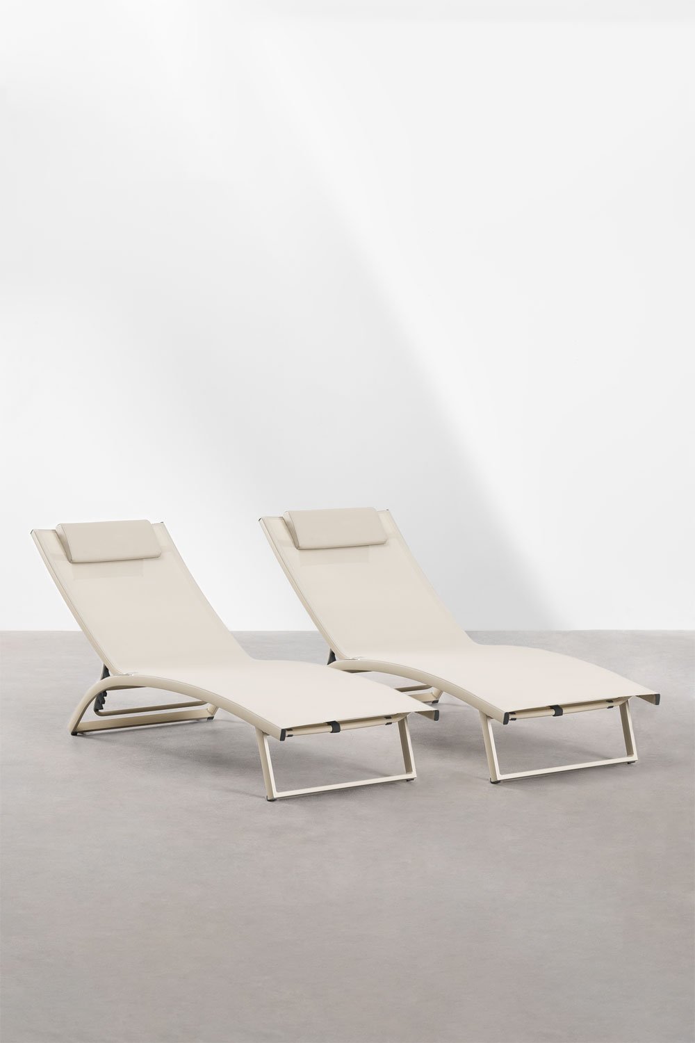 Pack of 2 Dulem aluminium reclining loungers, gallery image 2