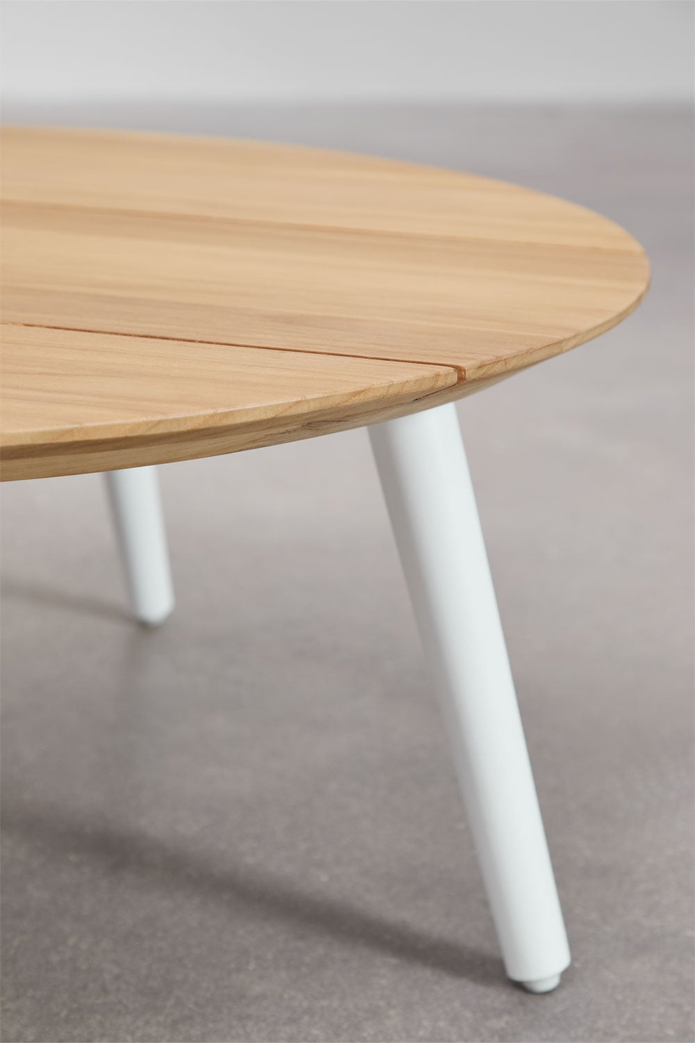 Round garden coffee table Ø80 cm in teak and aluminum Salbury - SKLUM