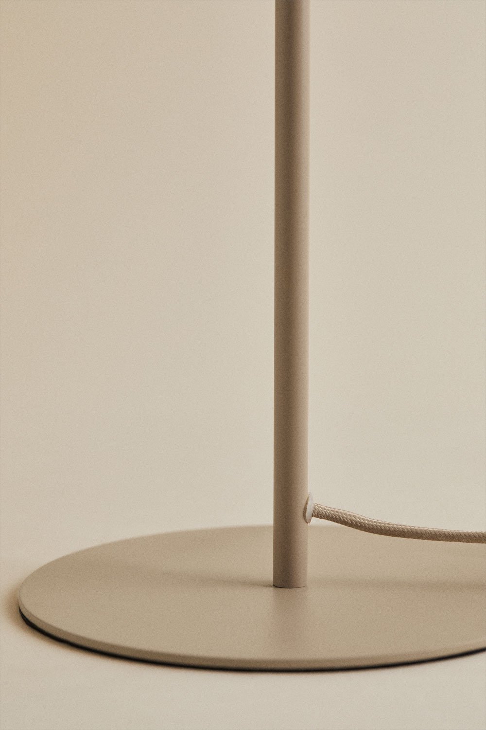 Aziel Metal Table Lamp, gallery image 5