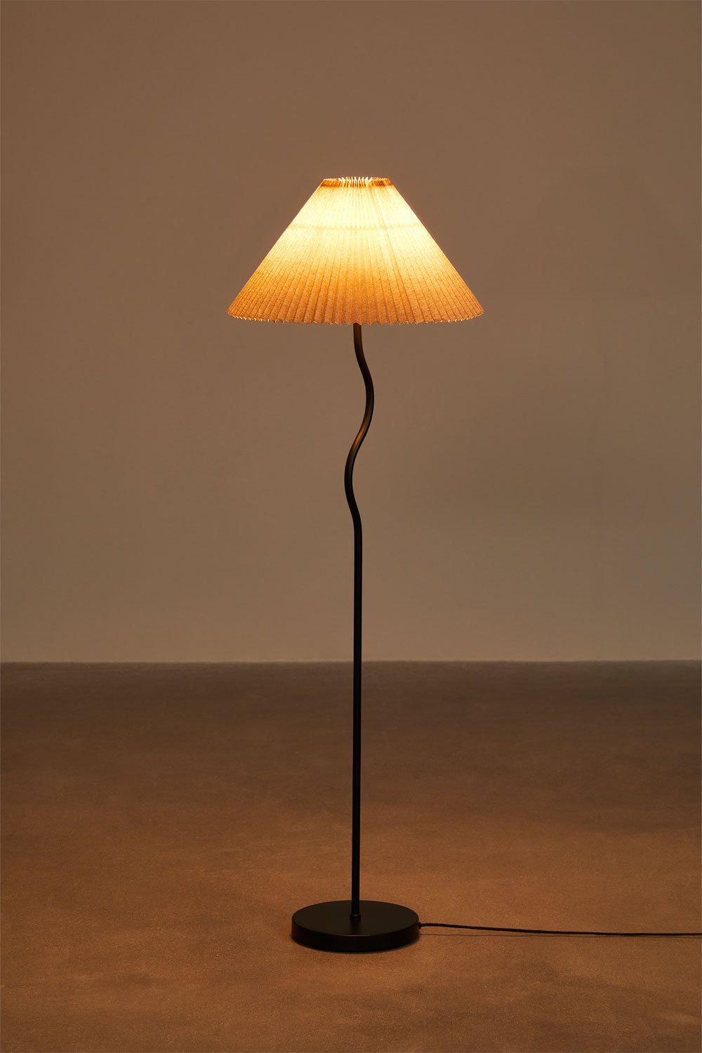 Siliema Iron Floor Lamp, gallery image 3