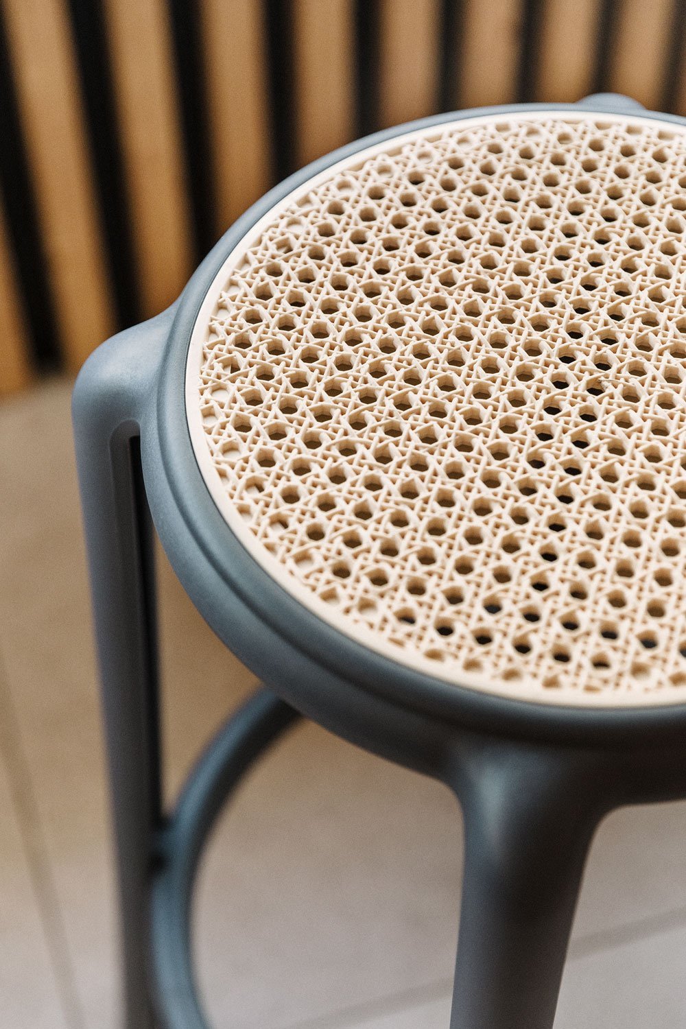 Pack of 4 Omara high stools, gallery image 4