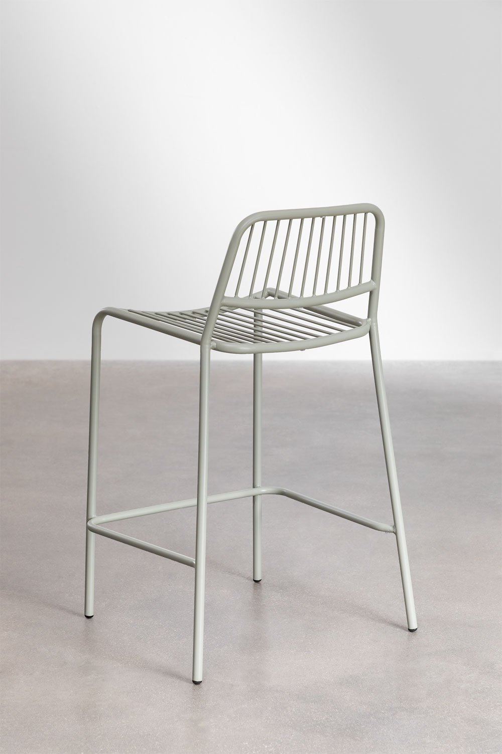 Pack of 4 Elton stackable high garden stools, gallery image 3