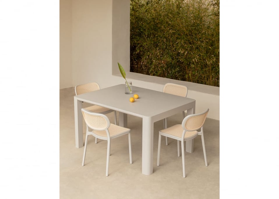 Arnadine Rectangular Table Set (140x100 cm) and 4 Omara Stackable Garden Chairs