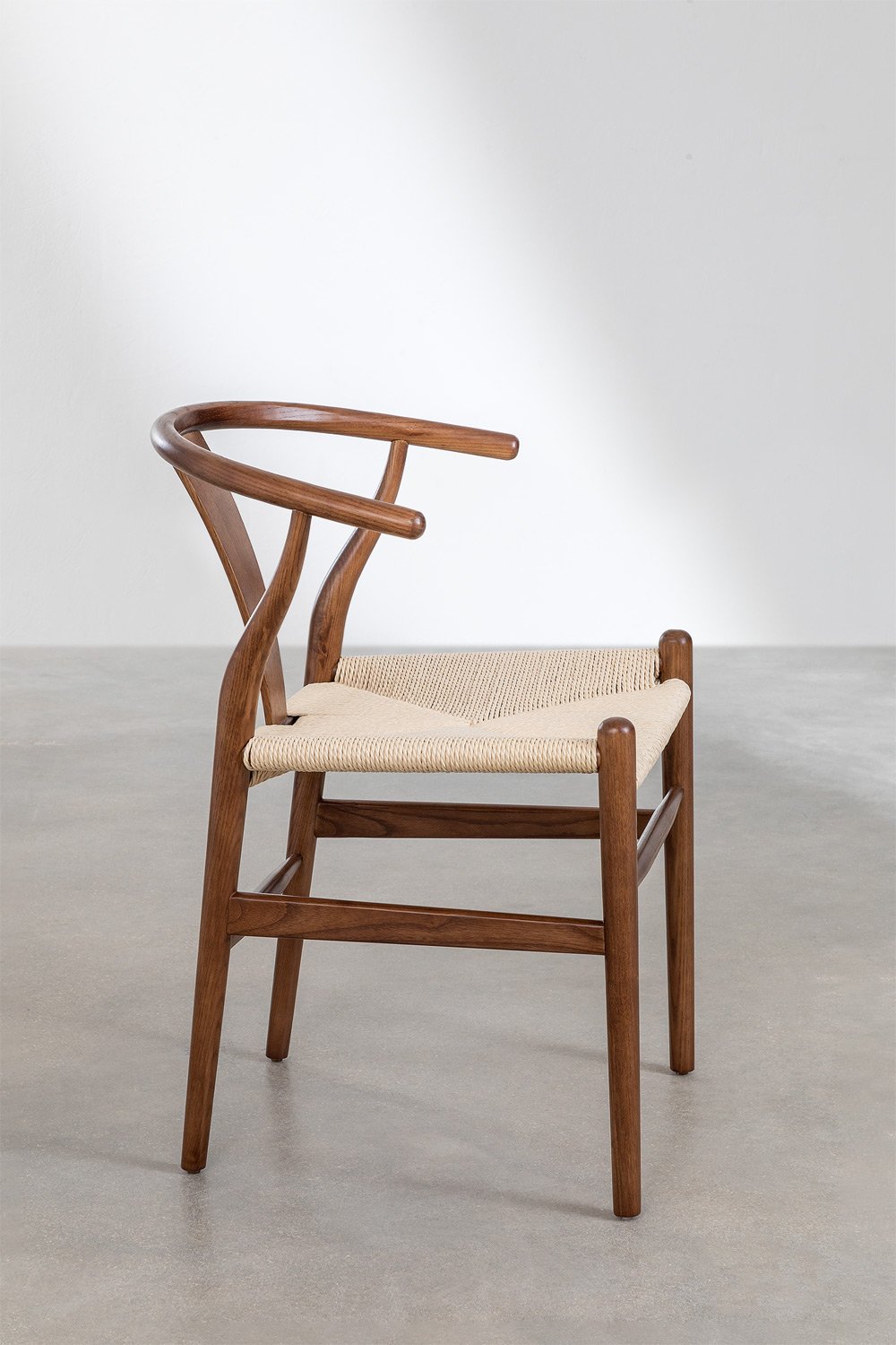 Pack of 2 dining chairs in elm wood Uish Edition, gallery image 3