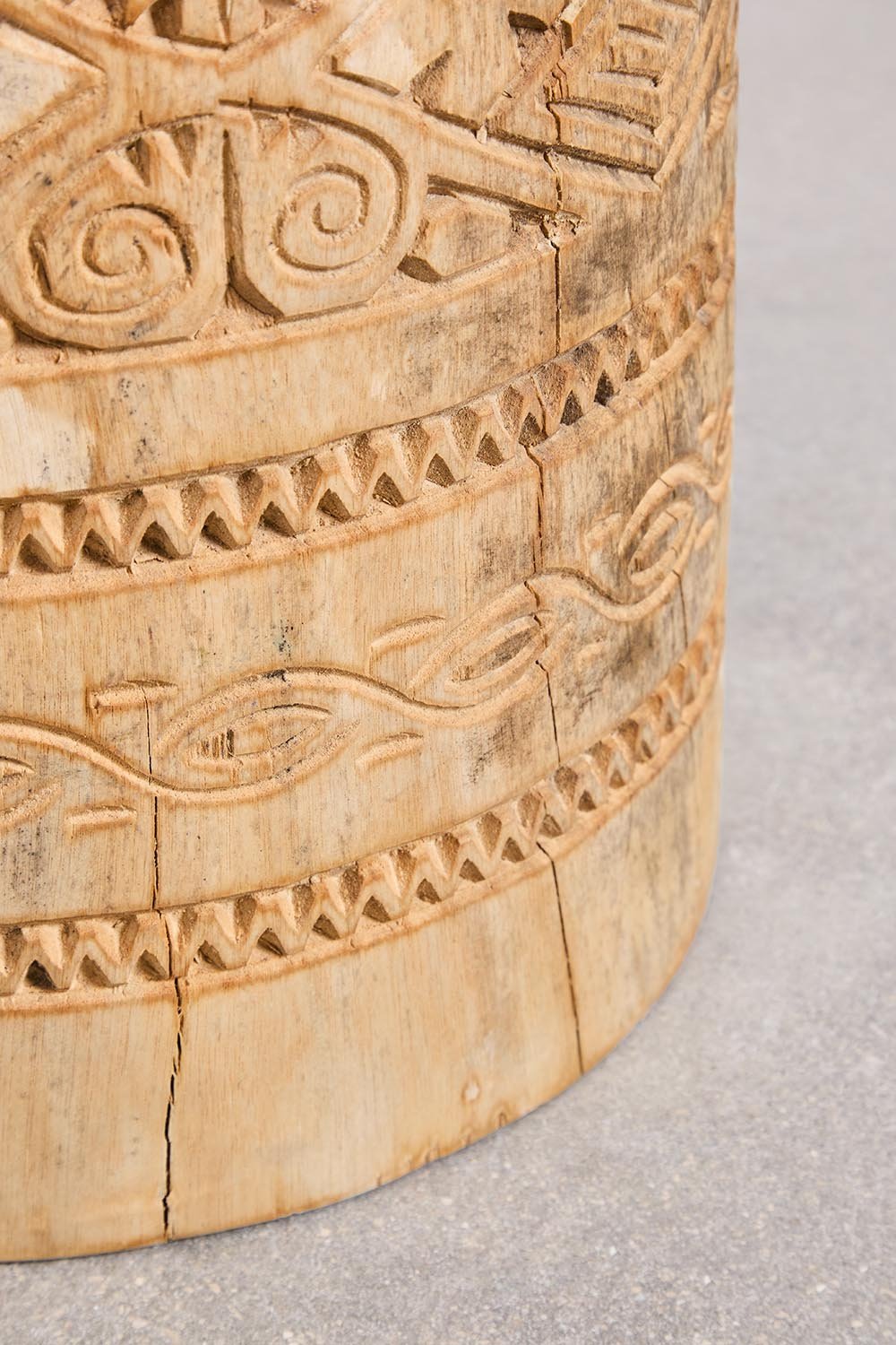 Round umbrella base 35Ø cm in Ainsa wood, gallery image 4