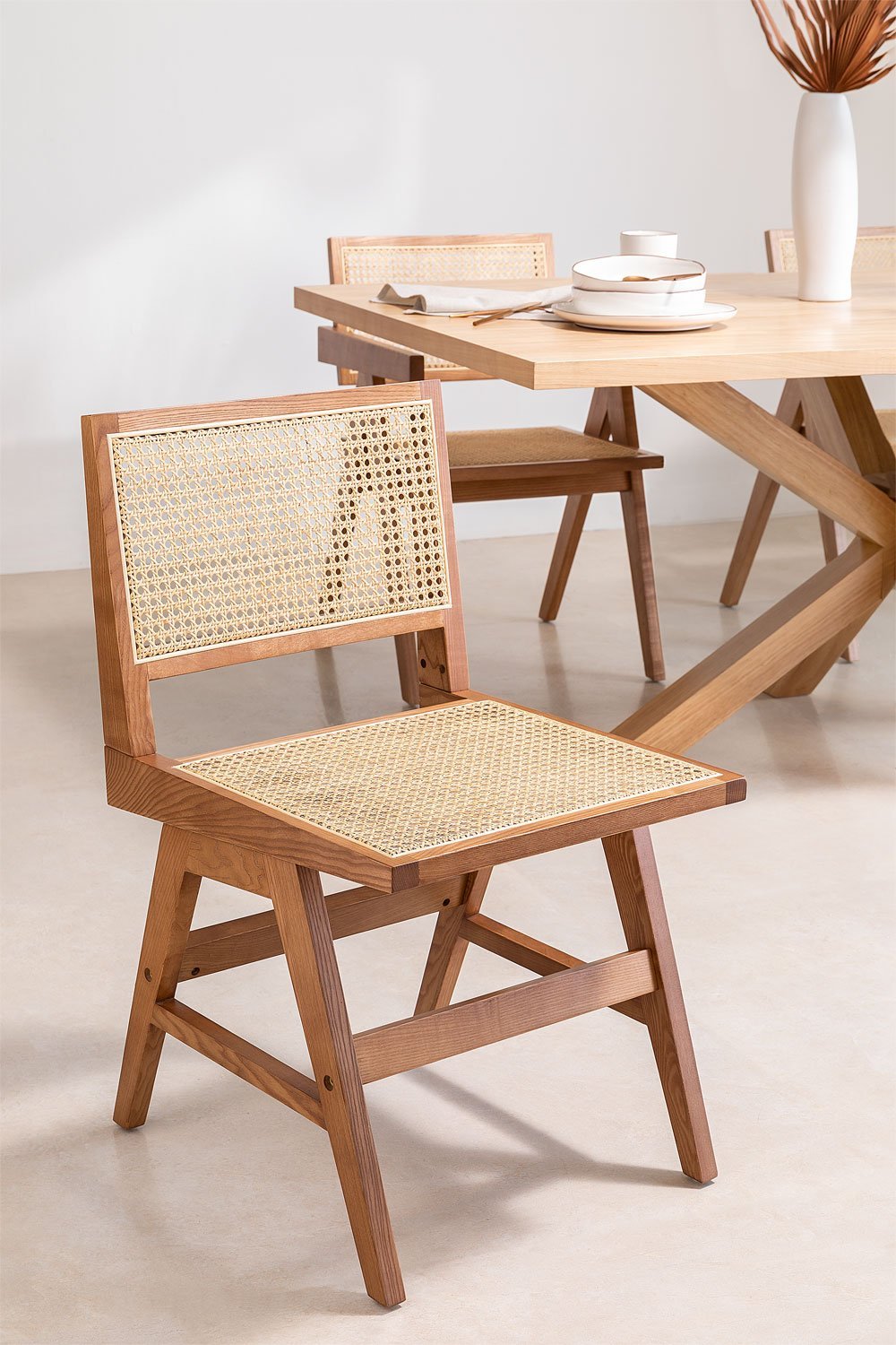 Pack of 4 dining chairs in ash wood and rattan Lali, gallery image 1