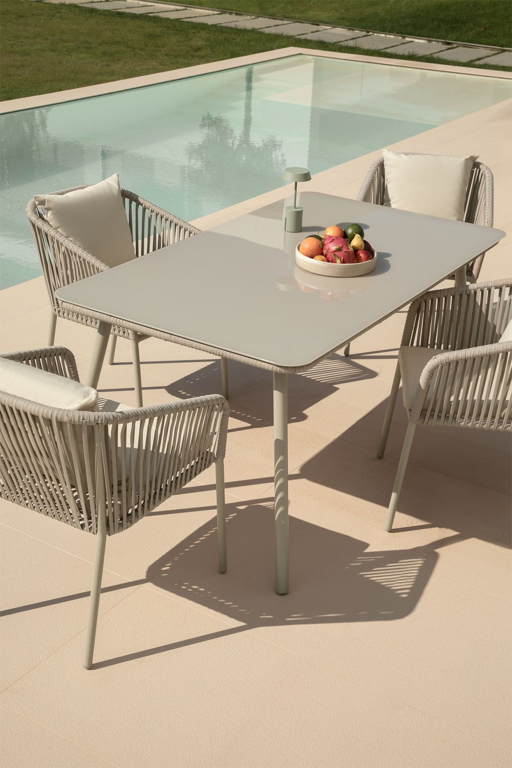 Rectangular garden table 160x90 cm in glass and aluminium Arhiza, gallery image 1
