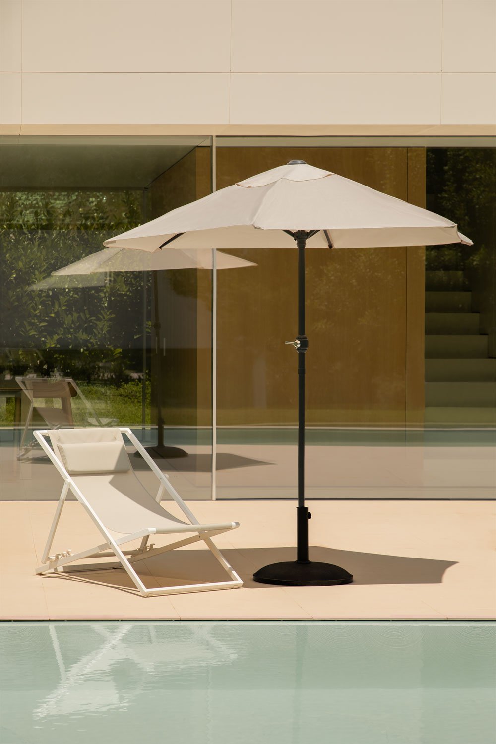 Parasol in Fabric and Steel (Ø207 cm) Masey, gallery image 1