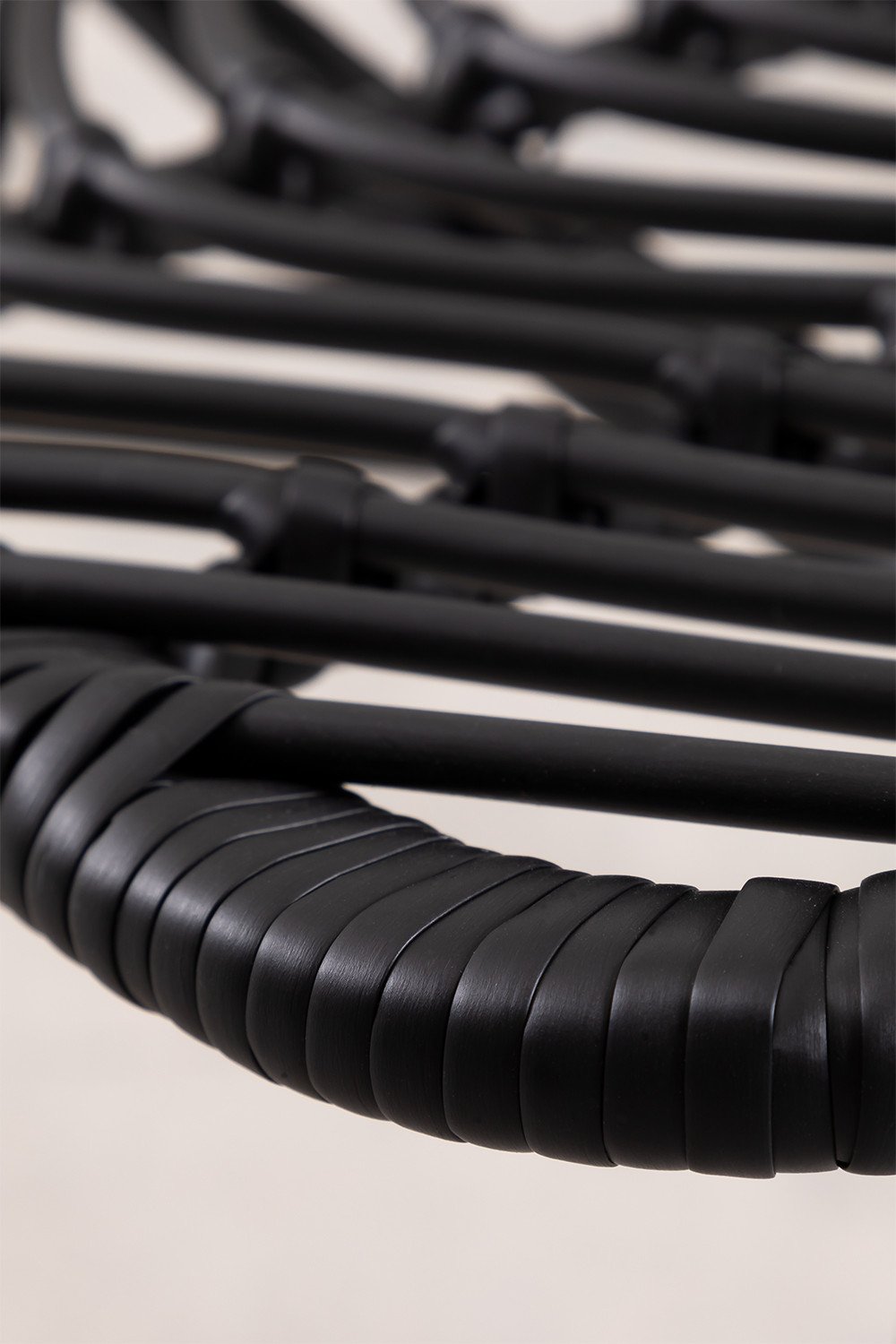 Pack of 4 garden chairs in synthetic rattan Gouda Colors, gallery image 4