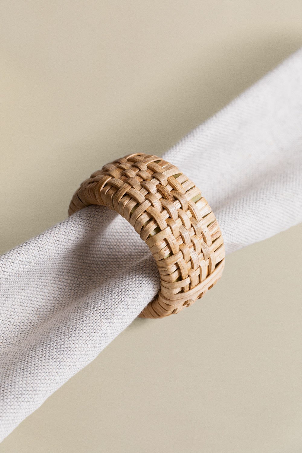 Set of 4 Orya napkin rings, gallery image 3