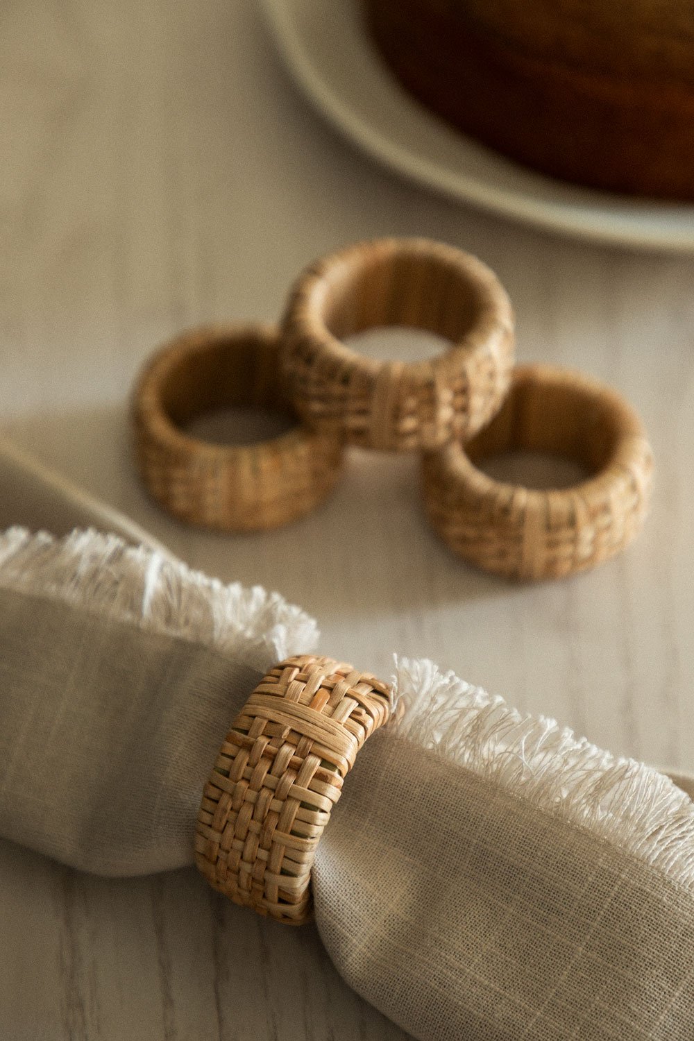 Set of 4 Orya napkin rings, gallery image 1