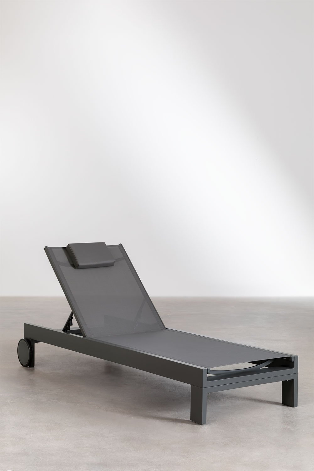 Reclining aluminium lounger with Akelia cushion, gallery image 2