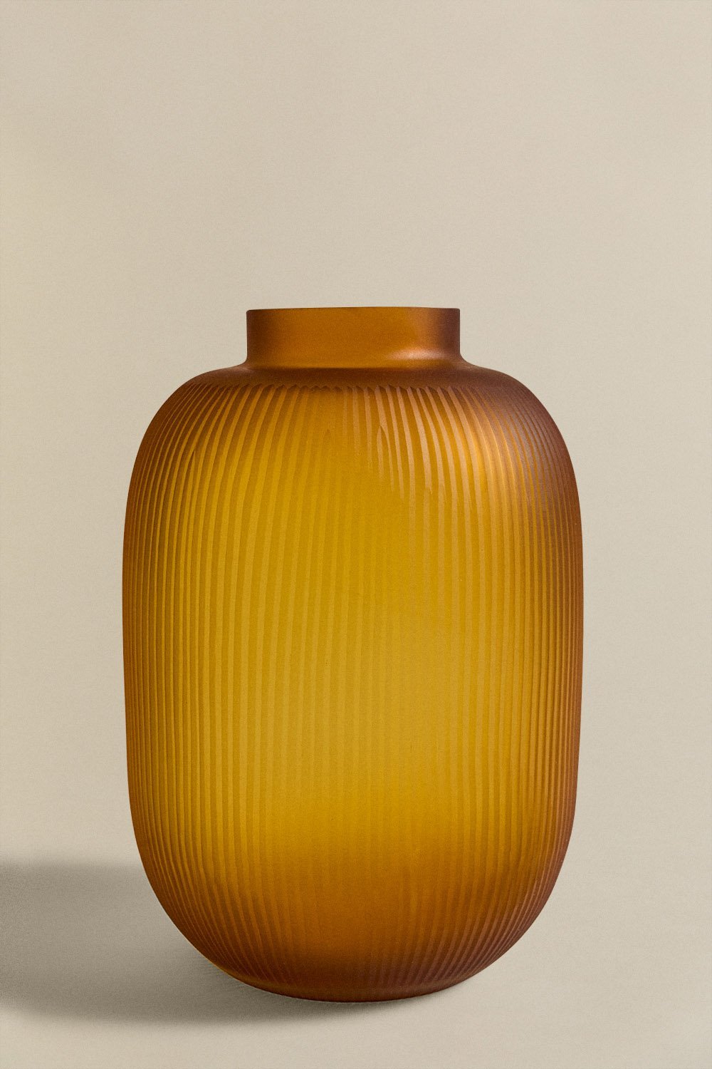 Jerinsen glass vase, gallery image 1