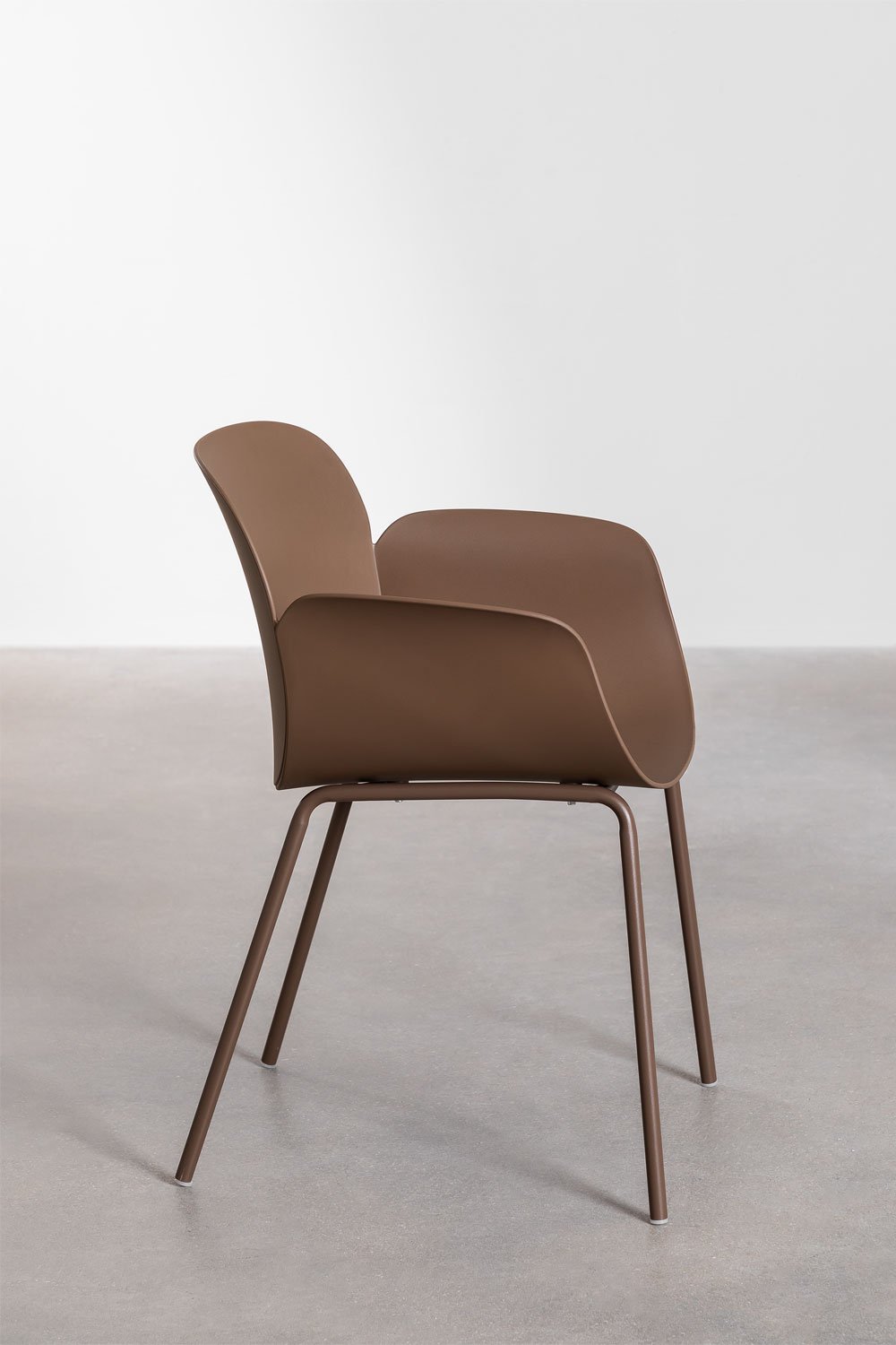 Round table set Ø110 cm in Elton aluminum and 4 dining chairs in polypropylene and Lynette steel, gallery image 6