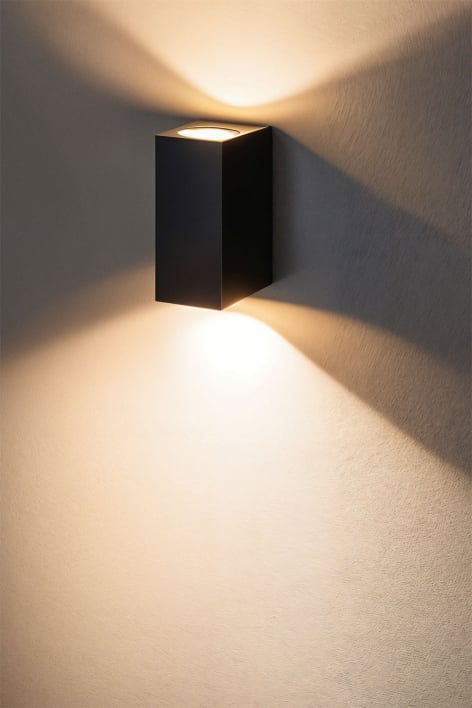 Cüer outdoor wall light