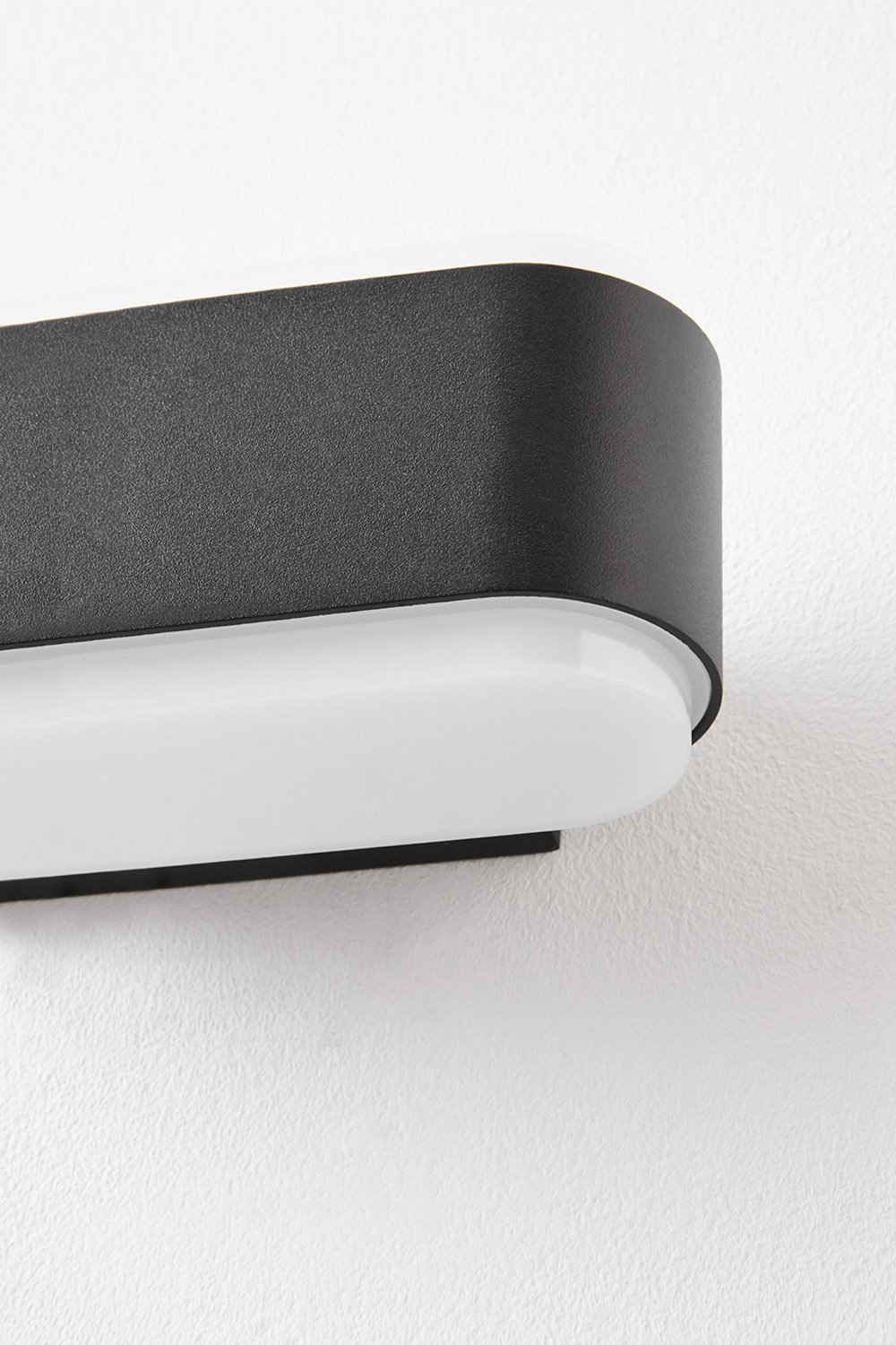 LED outdoor wall light in aluminum with 2 Ulenar light points, gallery image 5