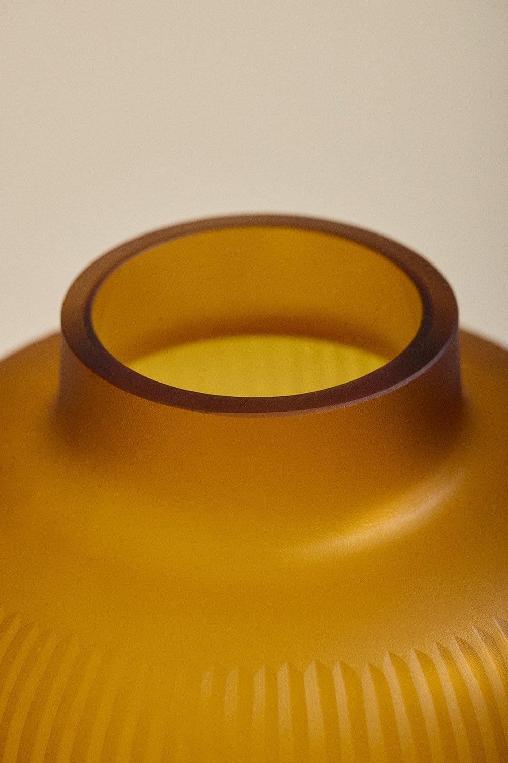 Jerinsen glass vase, gallery image 2