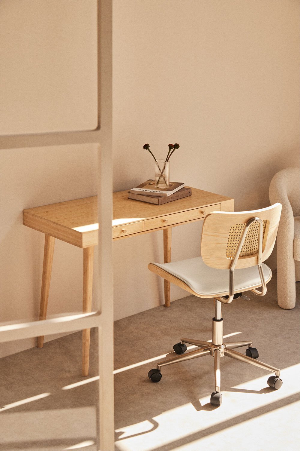 Bamboo Desk Takeo, gallery image 1