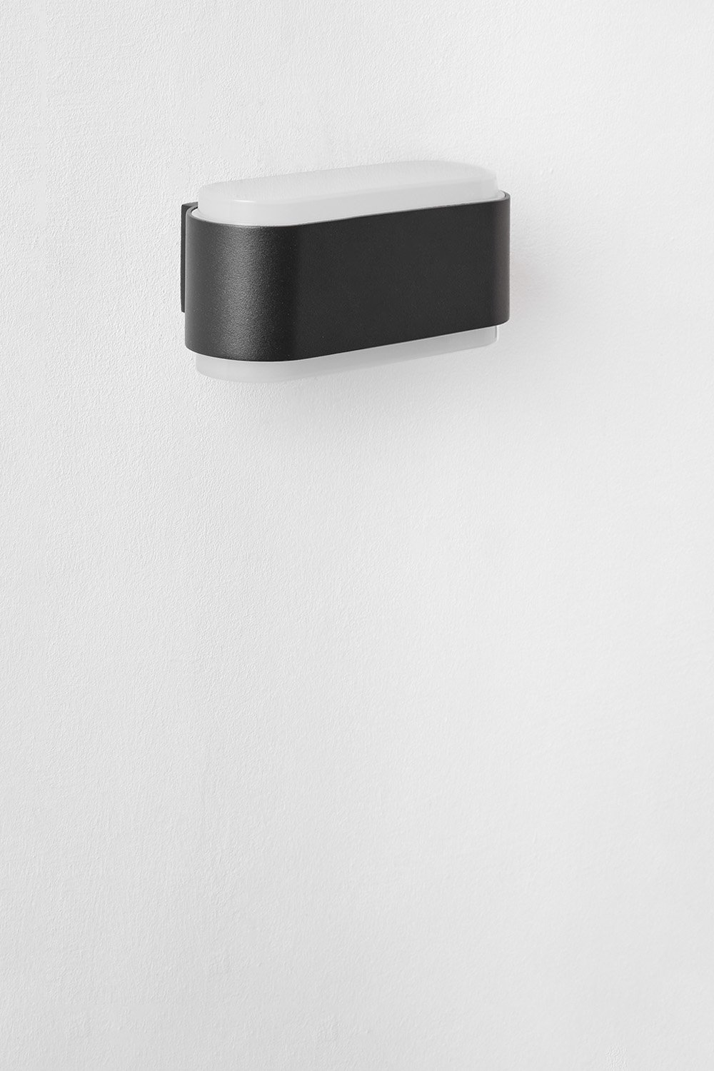 LED outdoor wall light in aluminum with 2 Ulenar light points, gallery image 1