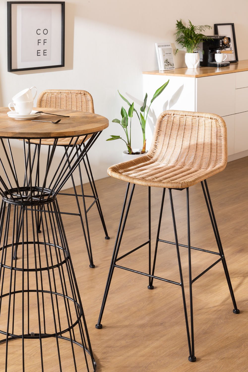 Pack of 4 Sunset Vali Wicker Stools, gallery image 1