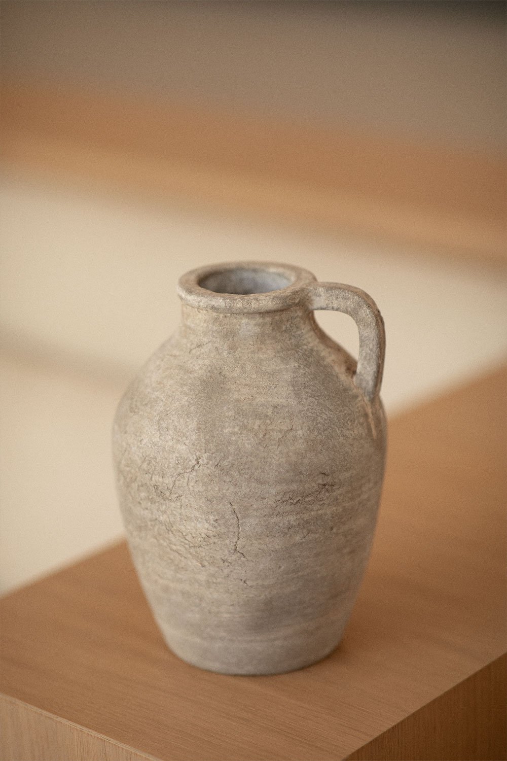 Terracotta Vase with Agnon Handle, gallery image 1