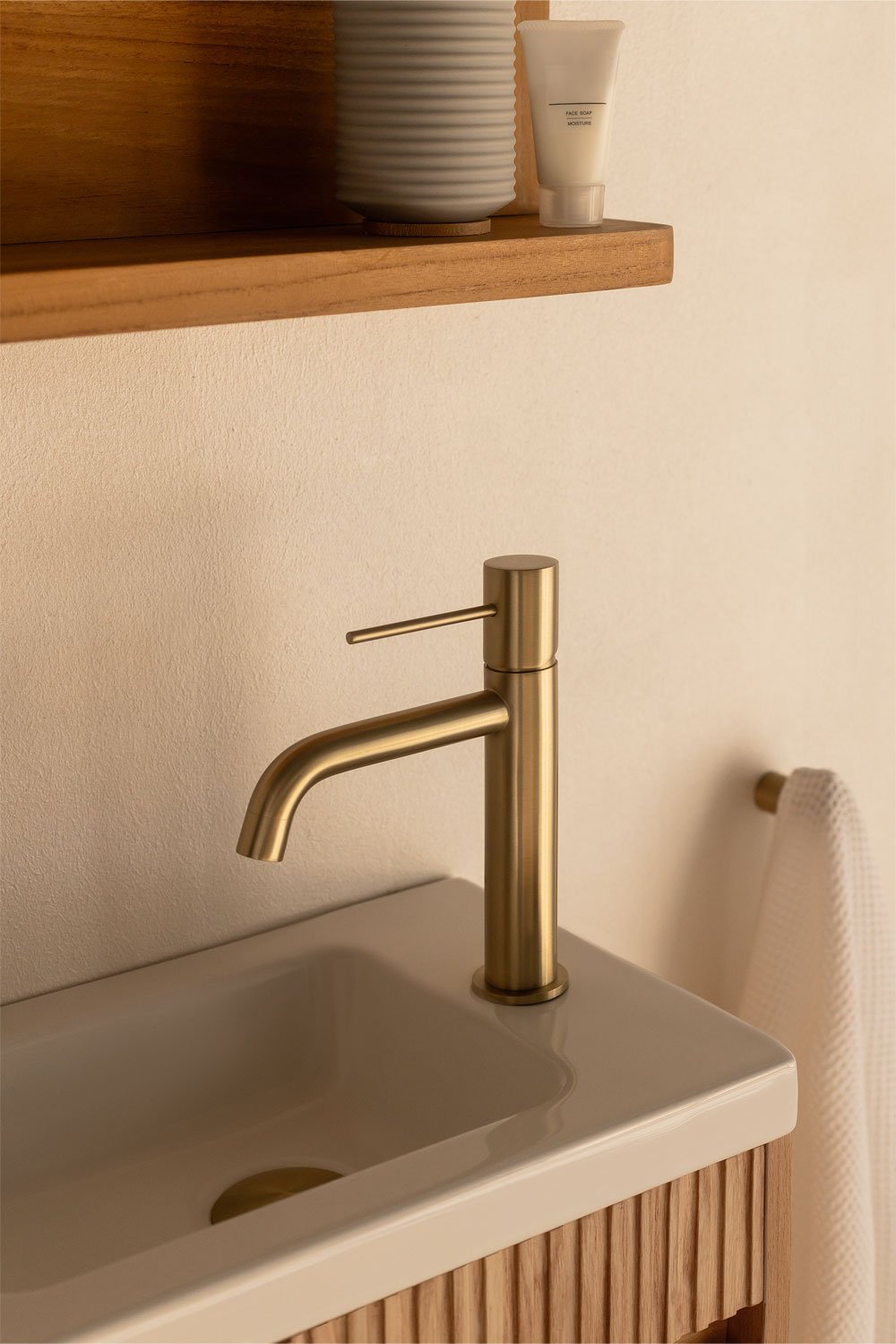 Orveta brass basin faucet, gallery image 1