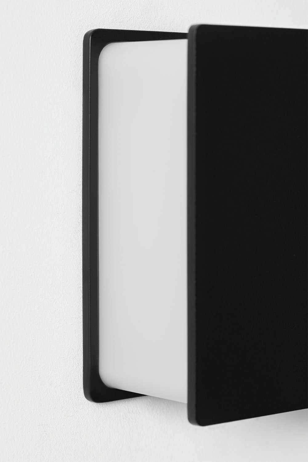 Zuvane 4-point aluminium LED outdoor wall light, gallery image 4