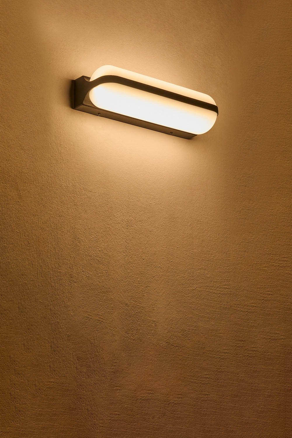 Pivaro LED outdoor wall light in aluminium with 2 light points, gallery image 2