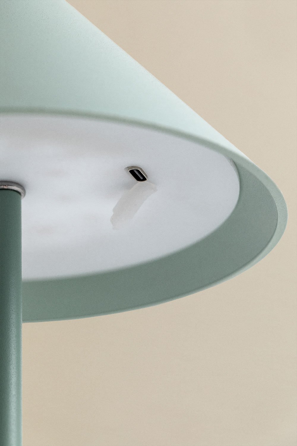 Nebida wireless LED iron table lamp, gallery image 6