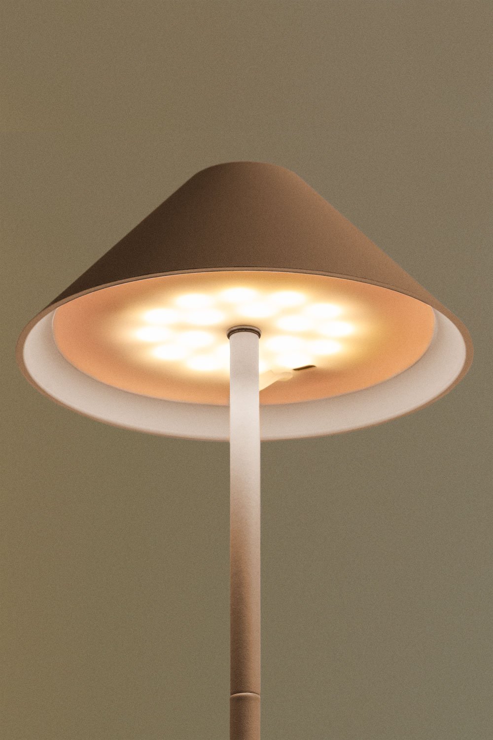 Nebida wireless LED iron table lamp, gallery image 5