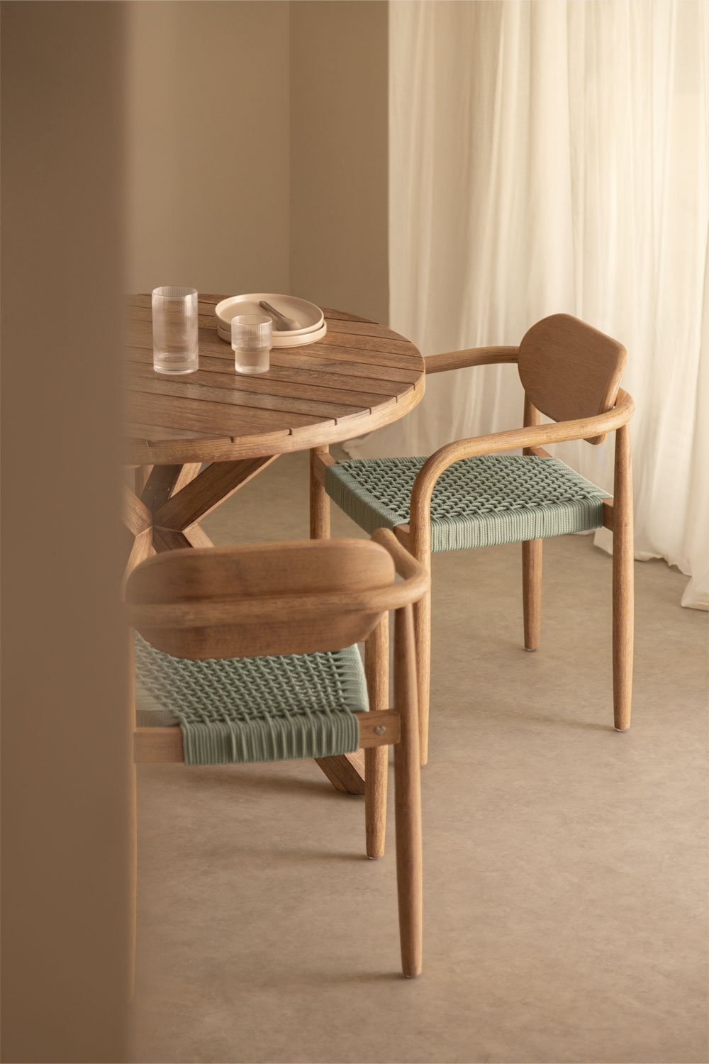 Dining chair with armrests in Naele wood, gallery image 1