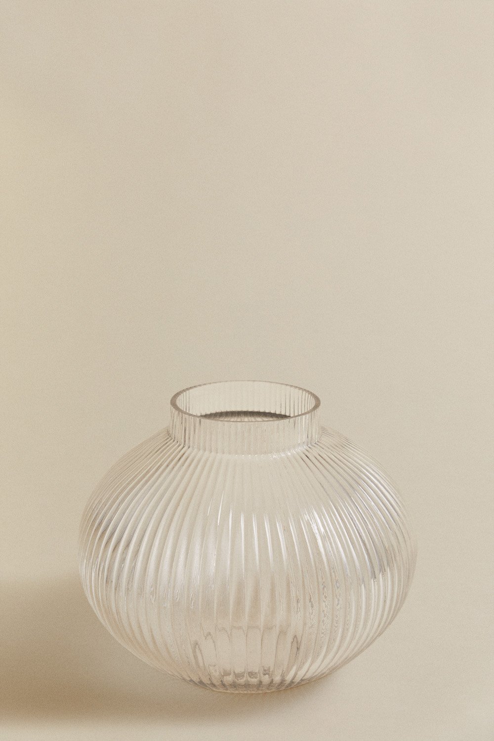 Biefel glass vase, gallery image 1