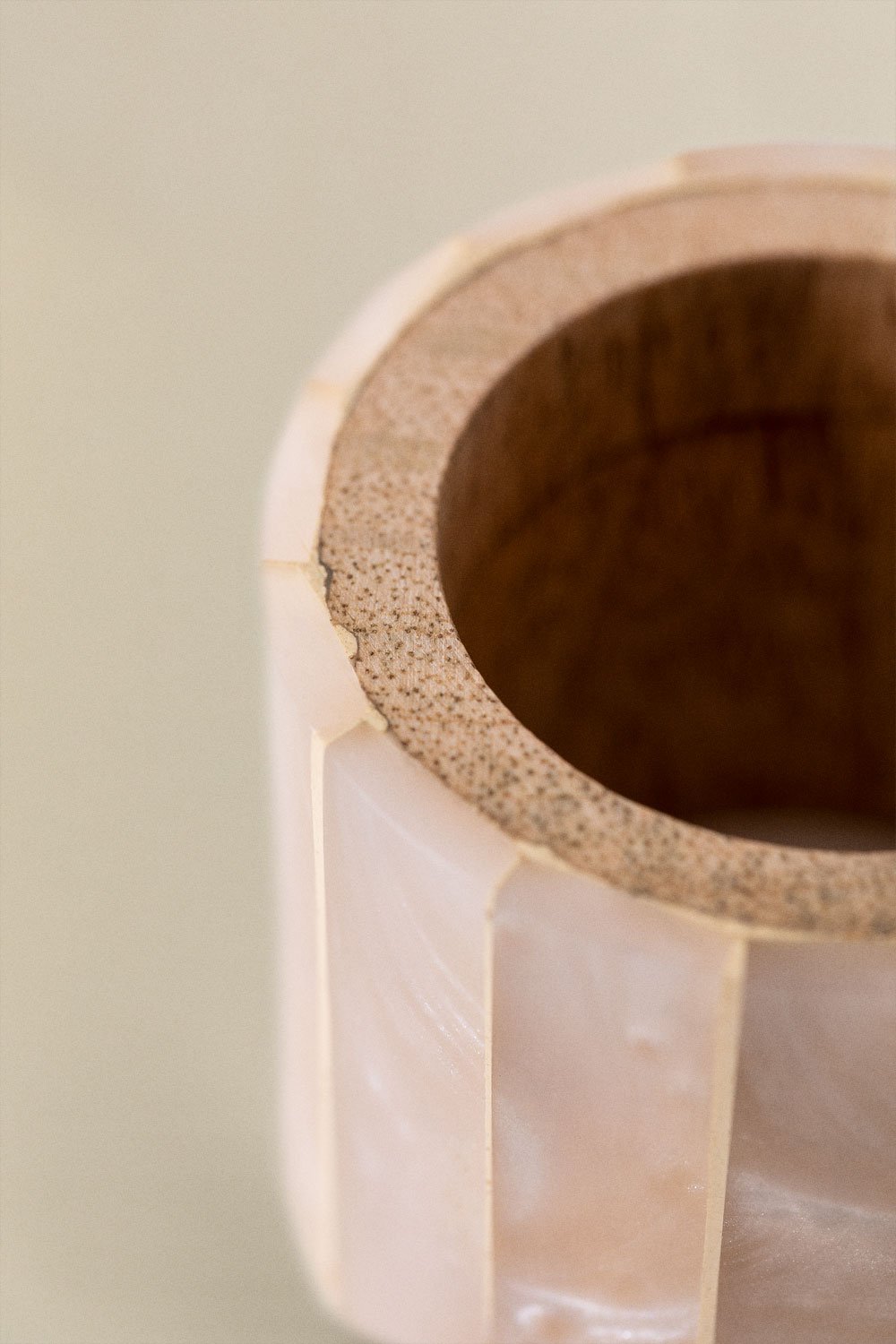 Set of 4 napkin rings in mango wood and mother-of-pearl Anmon, gallery image 5