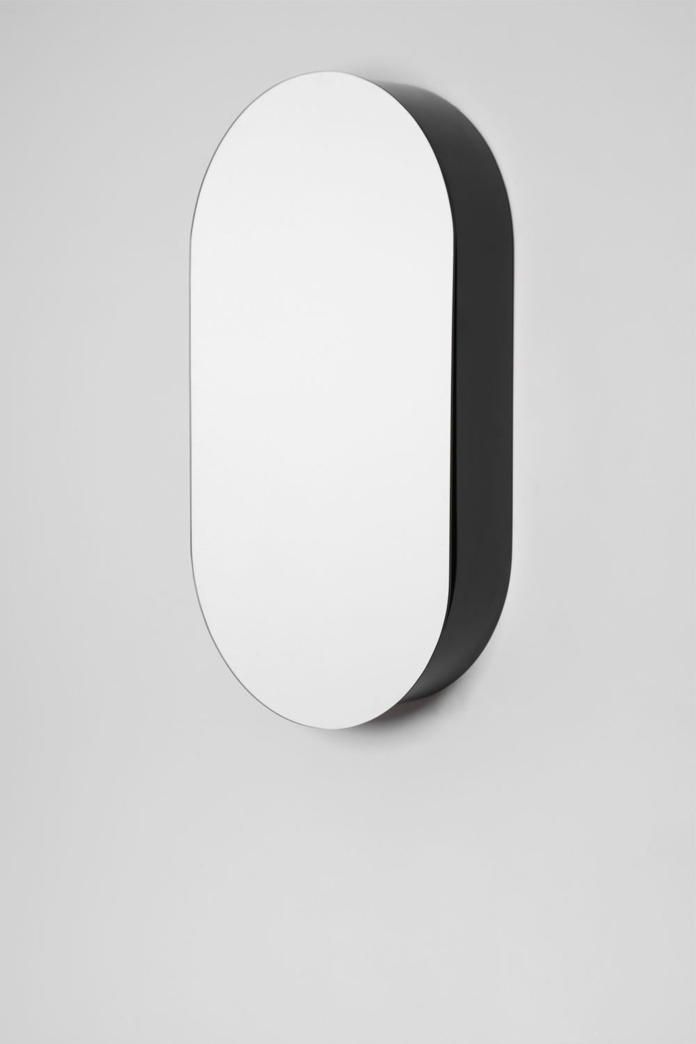 Oval bathroom wall mirror with storage (50x90 cm) Oricsa, gallery image 2