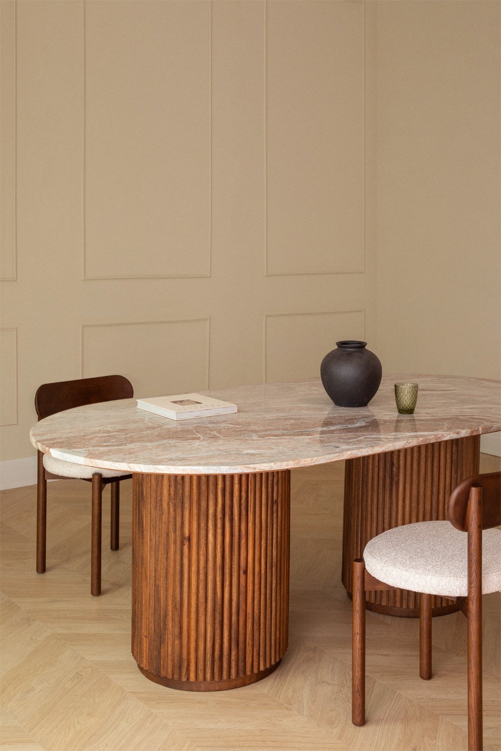 Oval dining table in marble and mango wood (200x100 cm) Giselda, gallery image 1