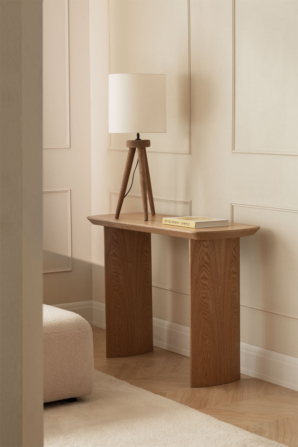 Ligia table lamp in mango wood and linen, gallery image 1