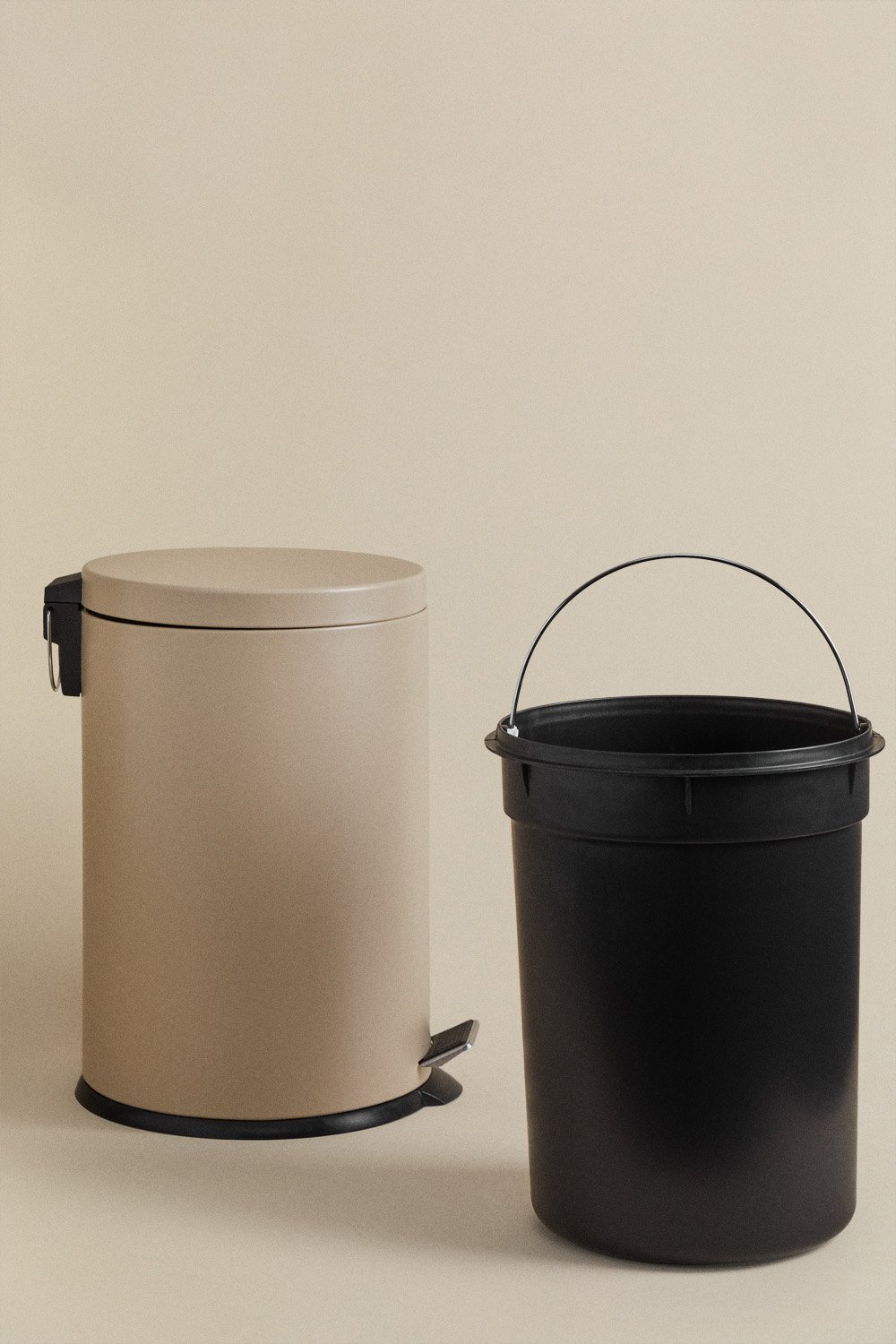 Eiden Pedal Bin with Lid, gallery image 3