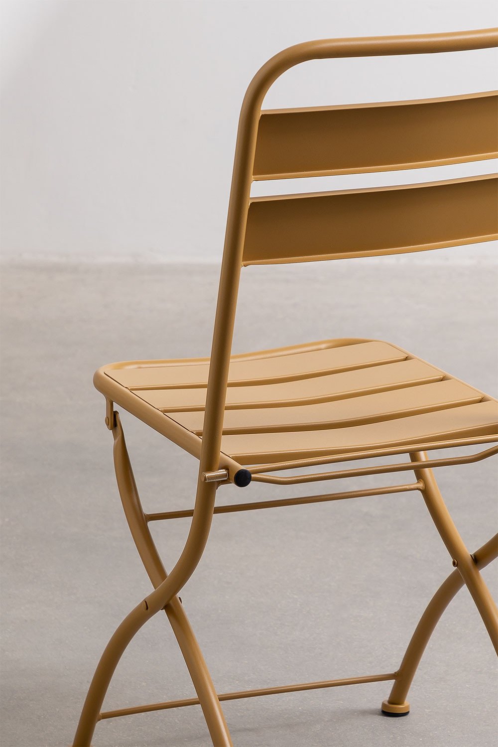 Pack of 4 Janti folding garden chairs, gallery image 4