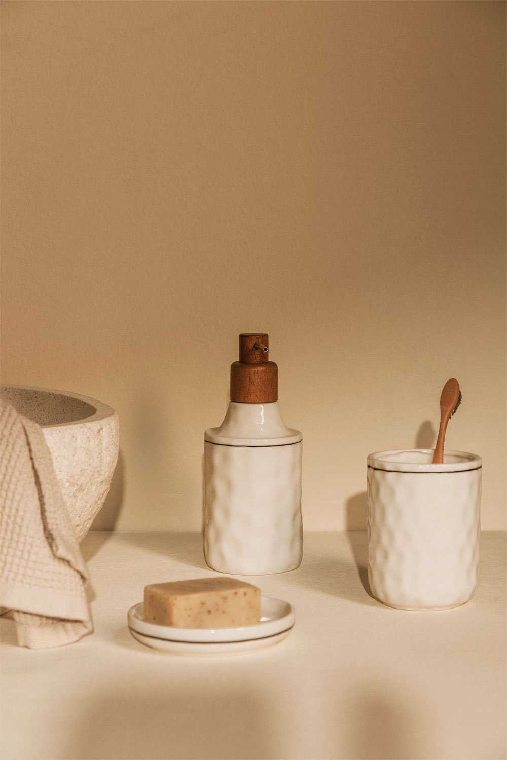 Arauzo Stoneware Bathroom Set, gallery image 1