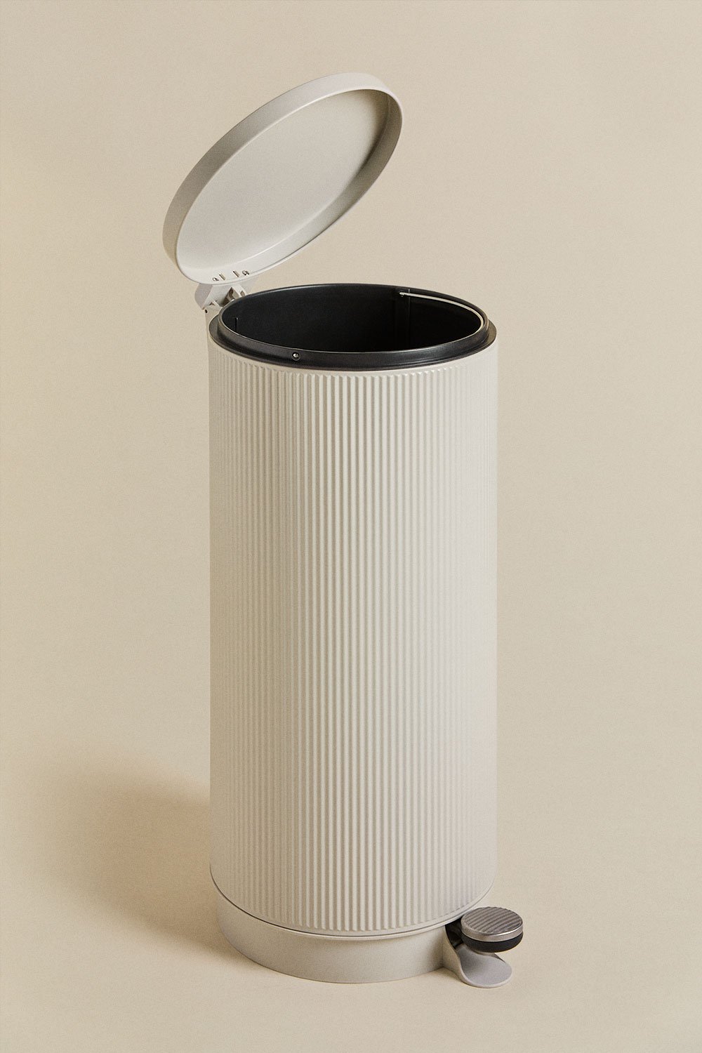 Midler trash can with lid and pedal, gallery image 2