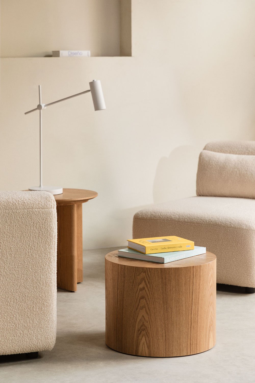 Lily round side table in MDF and ash veneer (Ø50 cm), gallery image 1