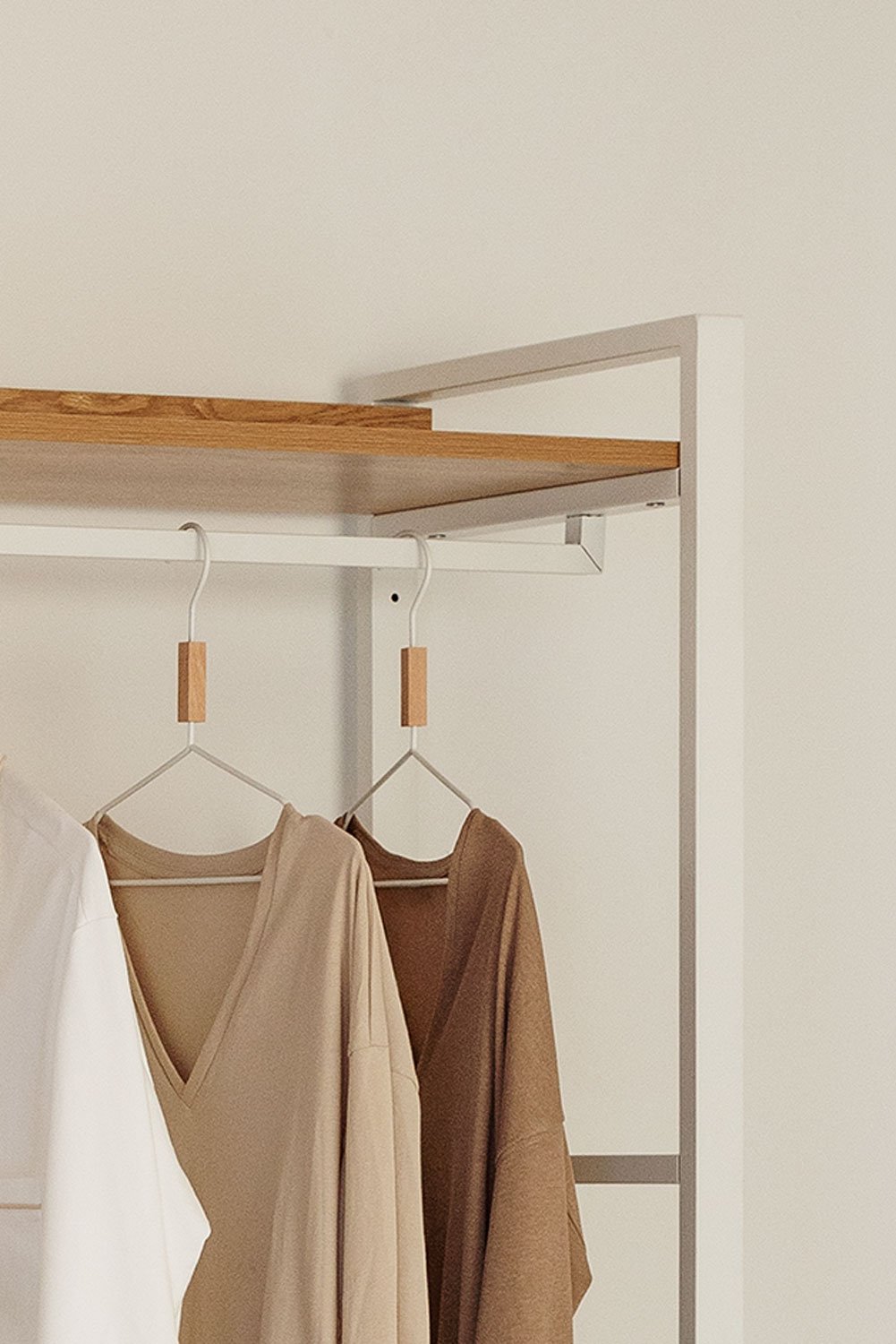 Steel clothes rack for Ariaster modular wardrobe, gallery image 1