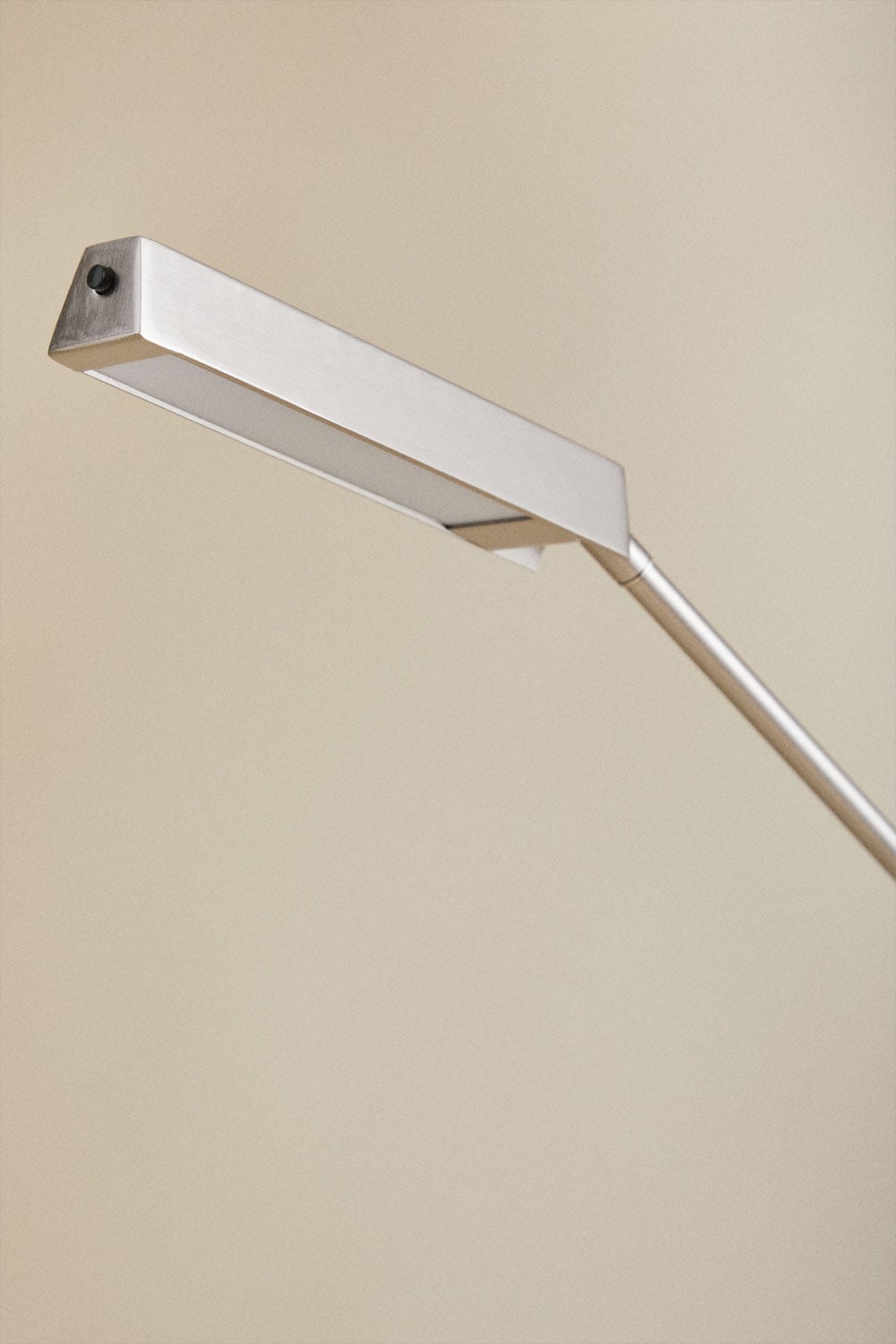 Valtyn iron LED table lamp, gallery image 6